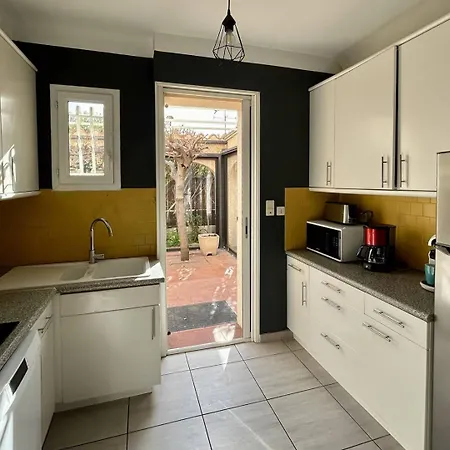 Villa Agreable Avec Piscine A 100 M De La - 10b14j35